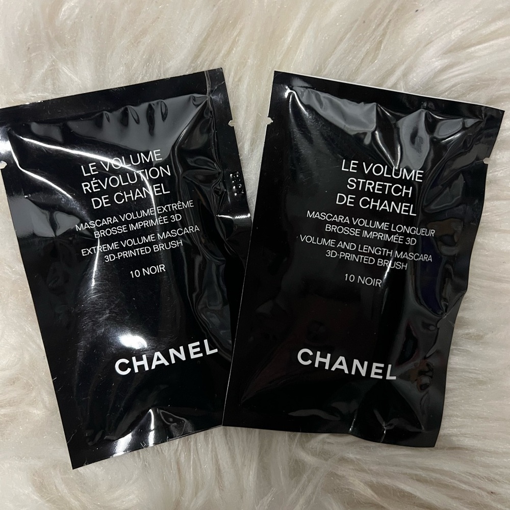 2 mini Chanel Mascaras